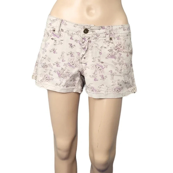 FOREVER 21 Womens Antique All-over Rose Floral Print Shorts - Picture 1 of 5